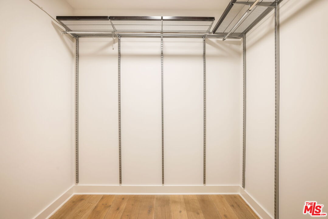 616 N Croft Ave Unit: 1