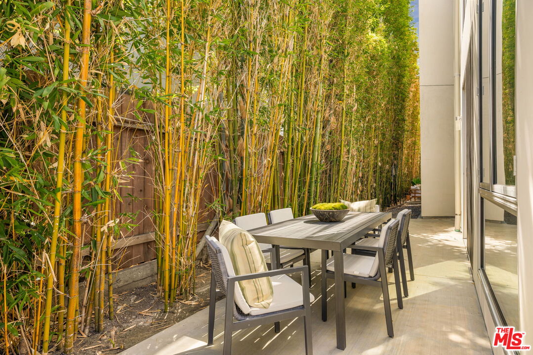 616 N Croft Ave Unit: 1