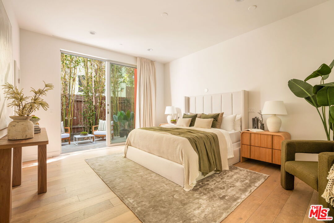 616 N Croft Ave Unit: 1