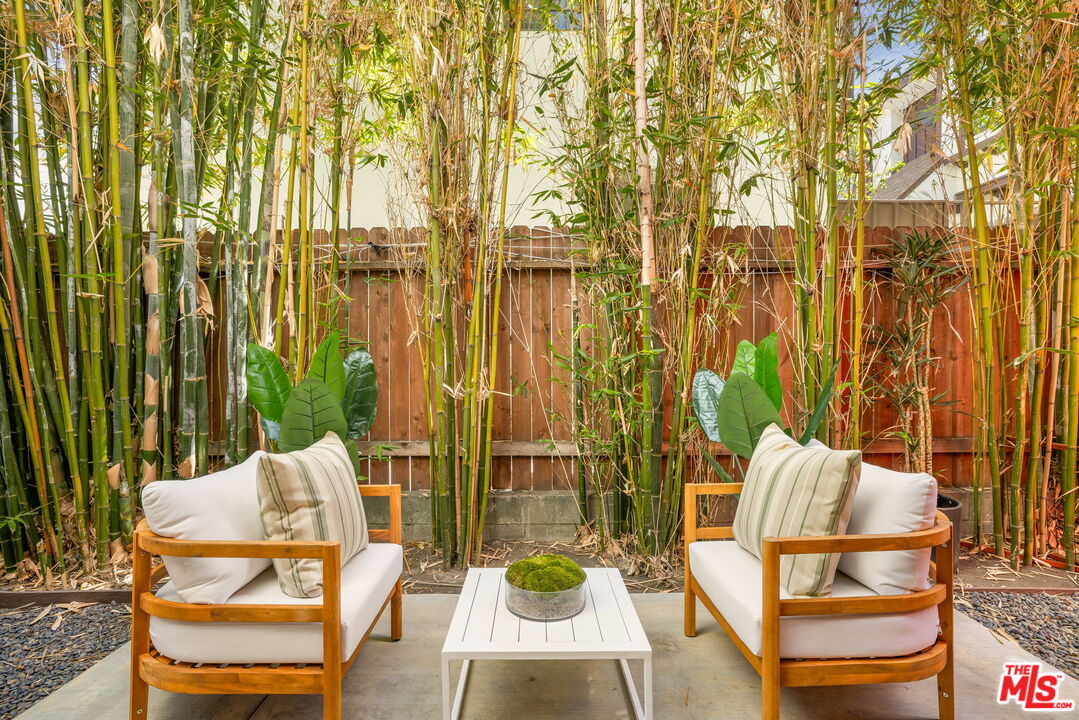 616 N Croft Ave Unit: 1