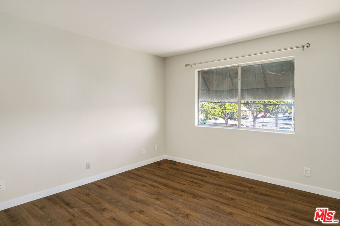 1342 HARVARD ST Unit: 201