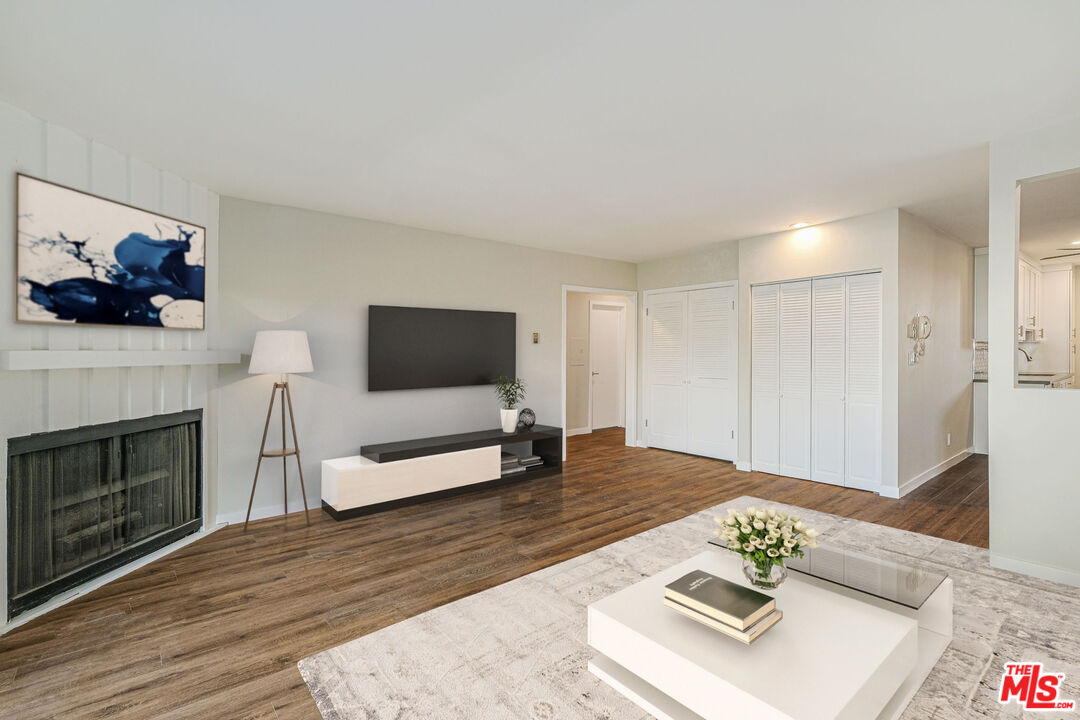 1342 HARVARD ST Unit: 201