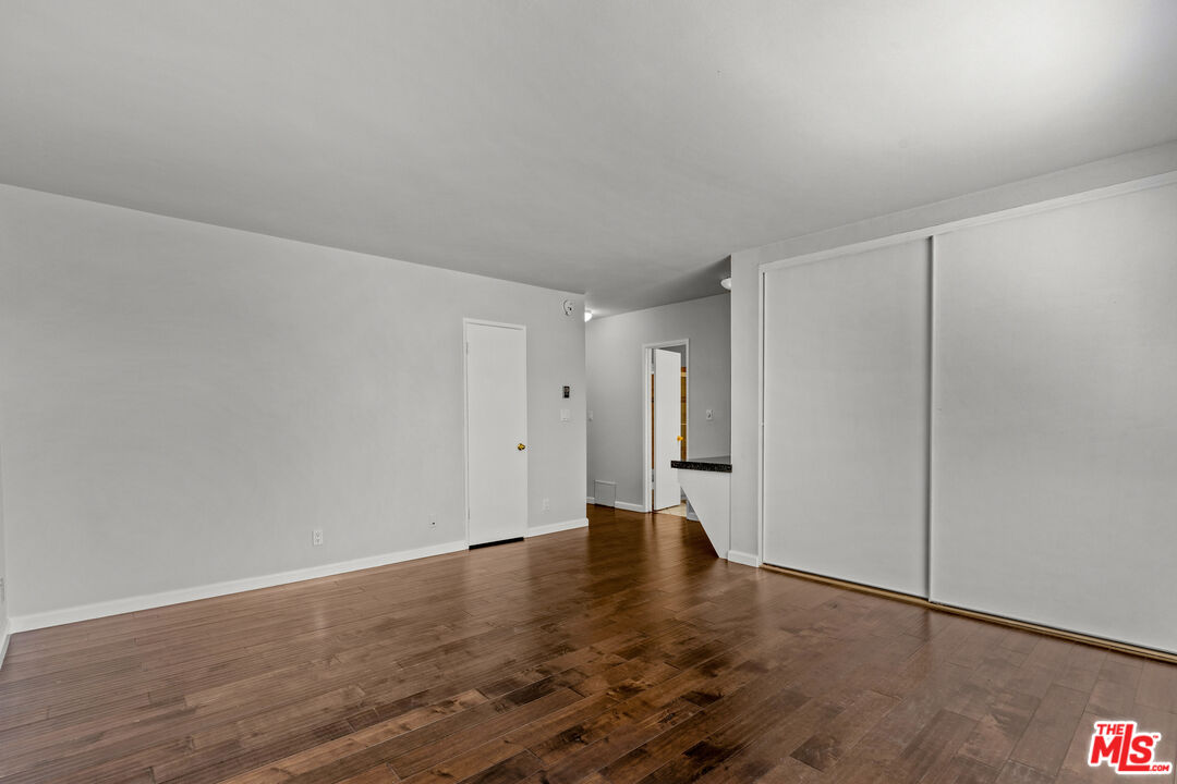 1342 HARVARD ST Unit: 204