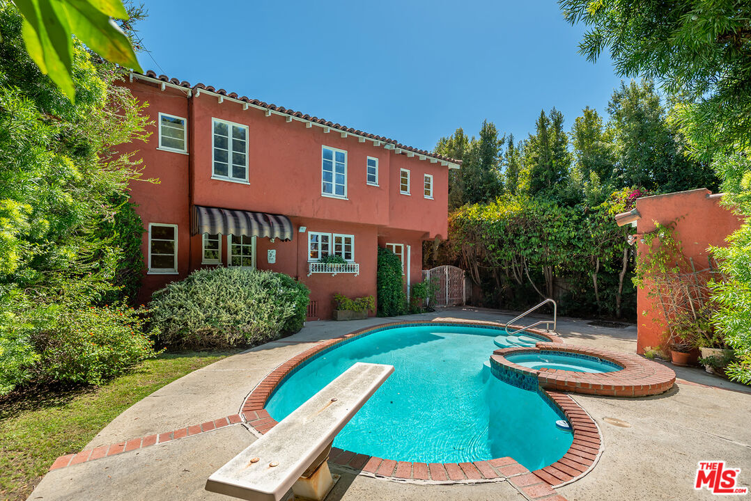 305 S McCarty Dr