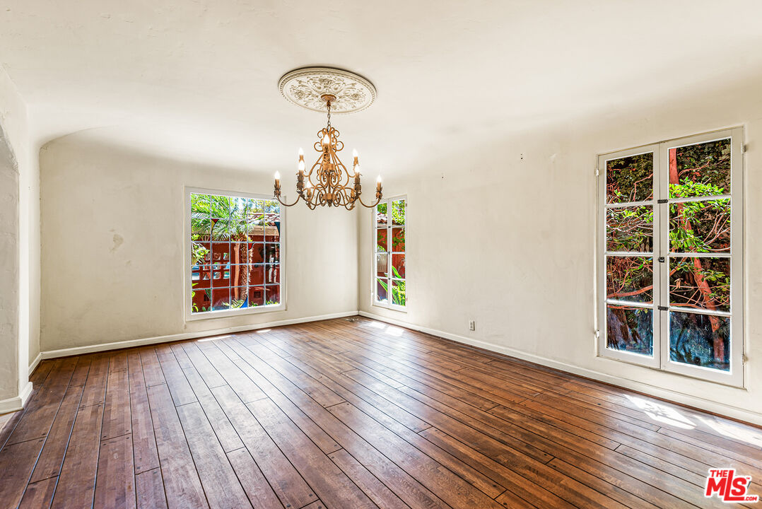305 S McCarty Dr