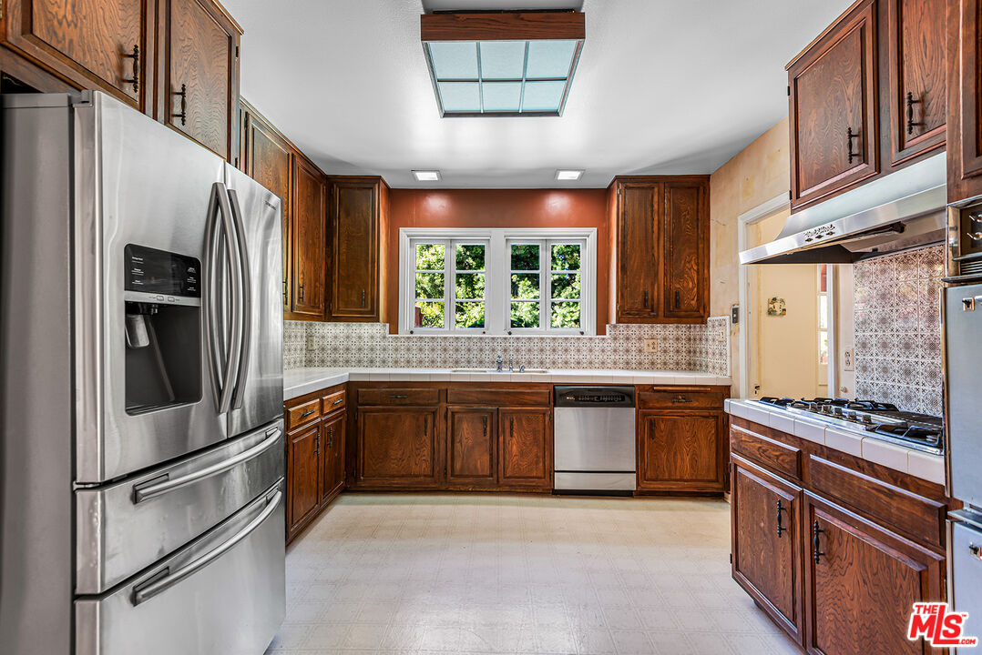 305 S McCarty Dr