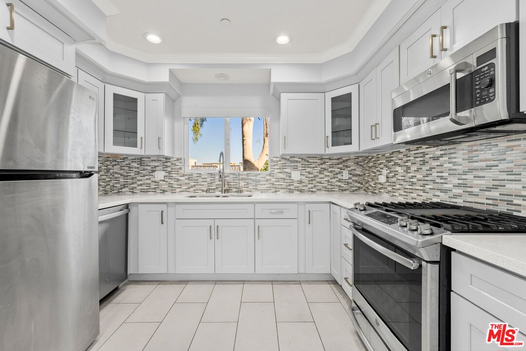 11909 Laurelwood Dr Unit: 5