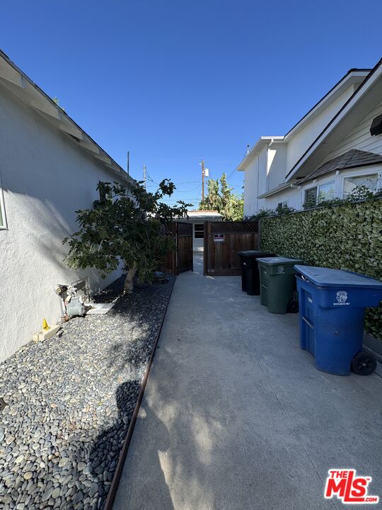 446 N California St Unit: GH