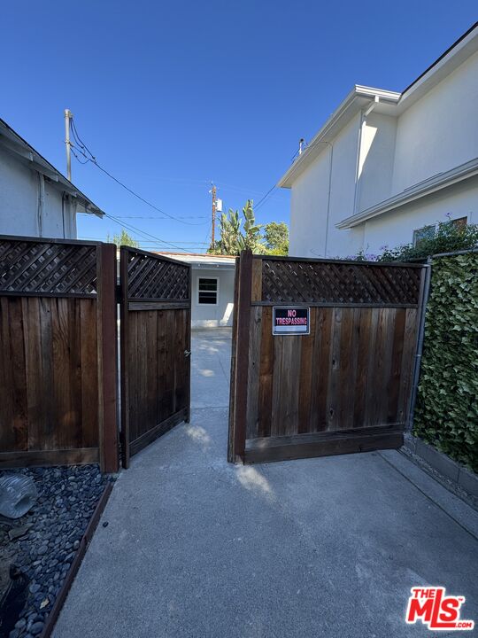 446 N California St Unit: GH