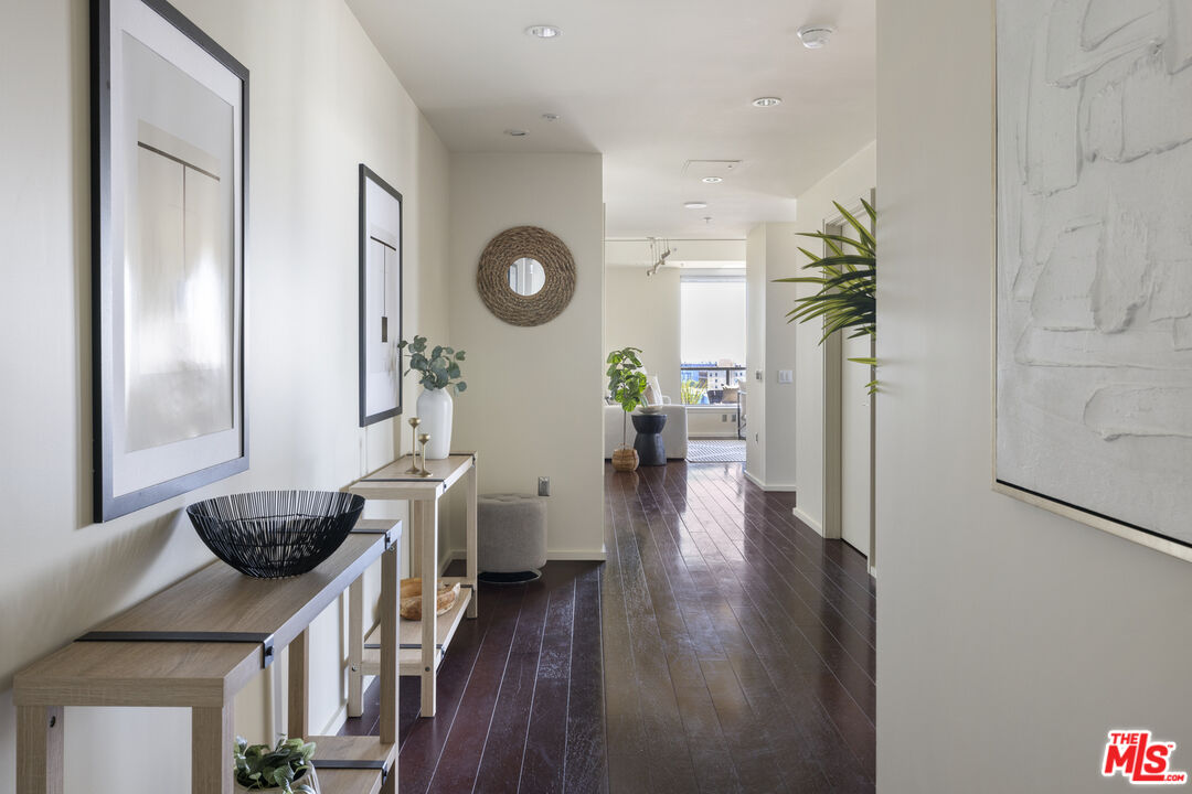 1155 S Grand Ave Unit: 1204