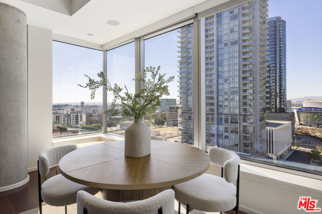 1155 S Grand Ave Unit: 1204