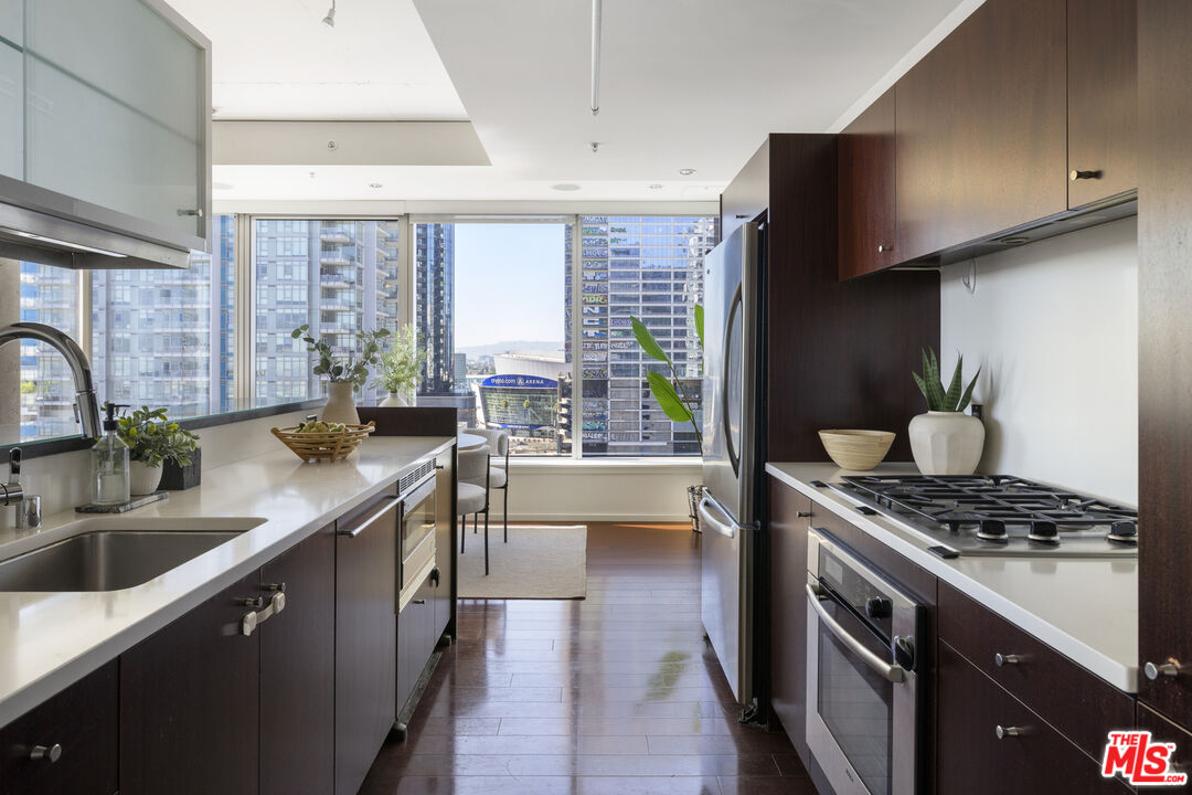 1155 S Grand Ave Unit: 1204