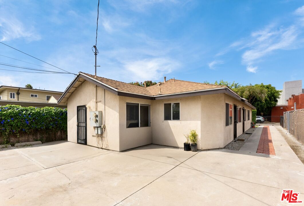 2620 S Longwood Ave
