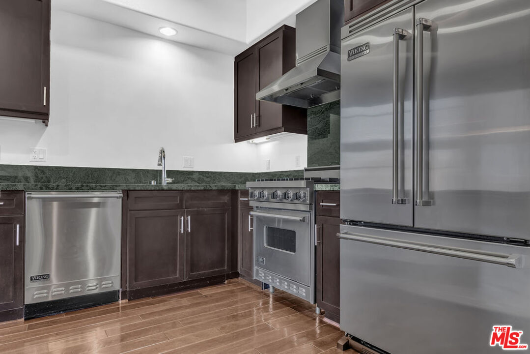 4050 GLENCOE AVE Unit: 405