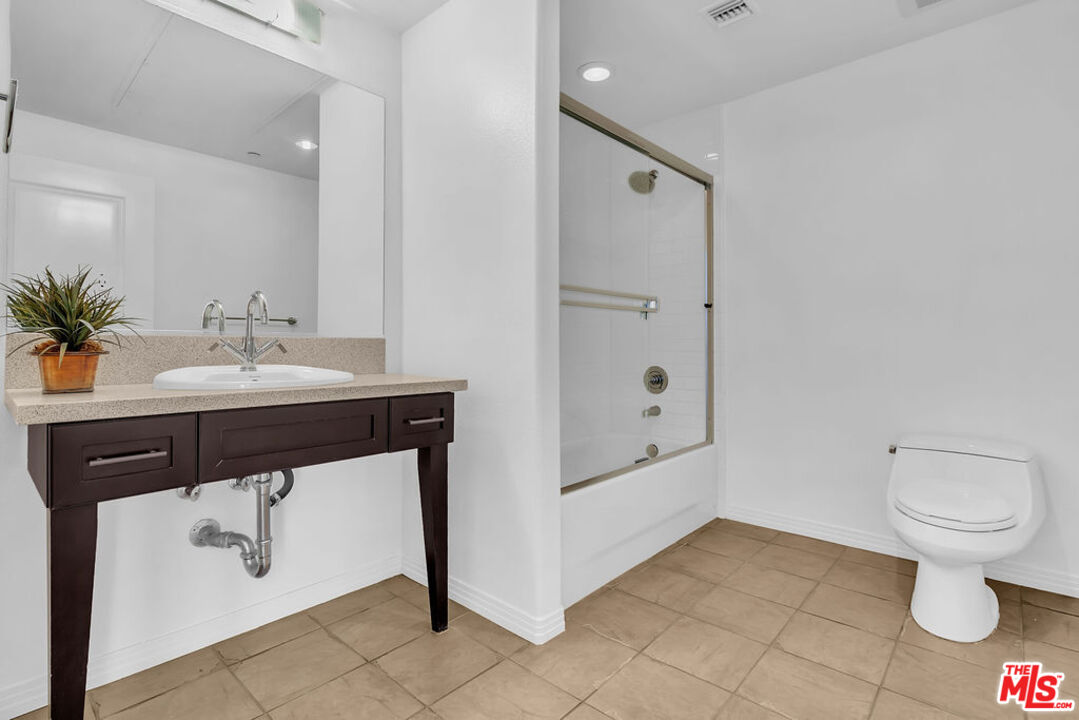 4050 GLENCOE AVE Unit: 405