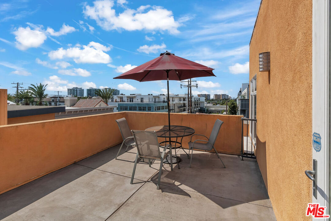 4050 GLENCOE AVE Unit: 405