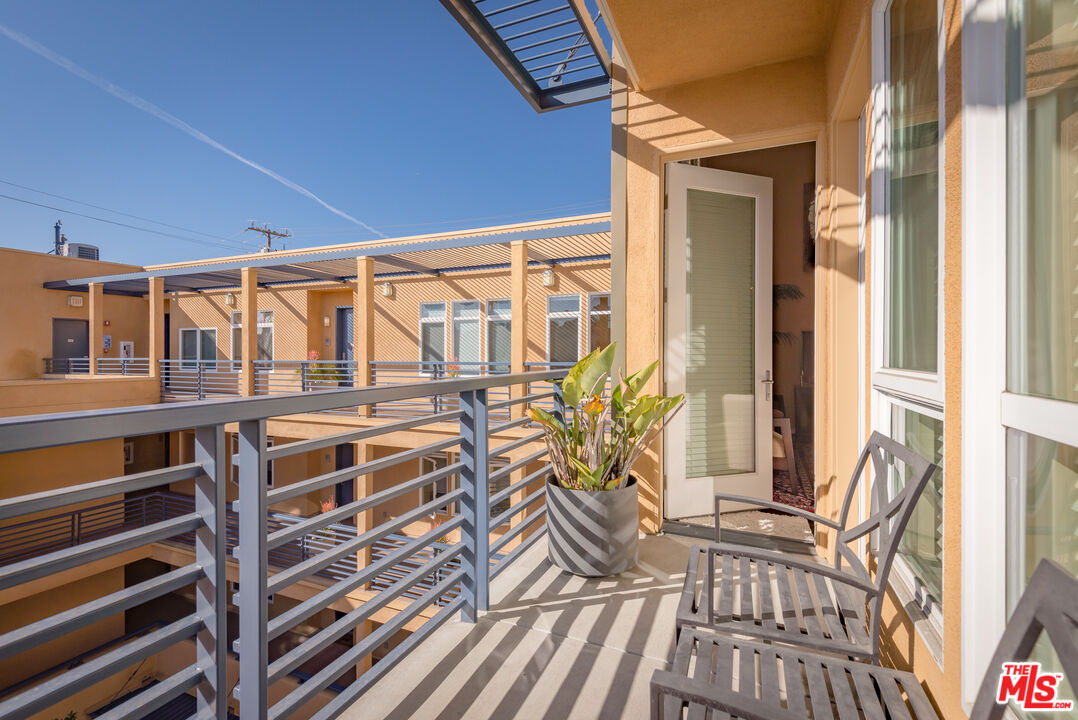 4050 GLENCOE AVE Unit: 405