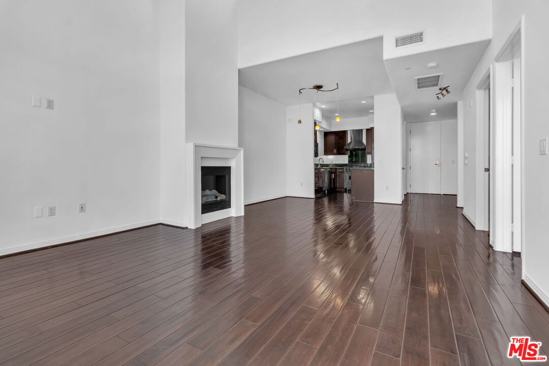 4050 GLENCOE AVE Unit: 405
