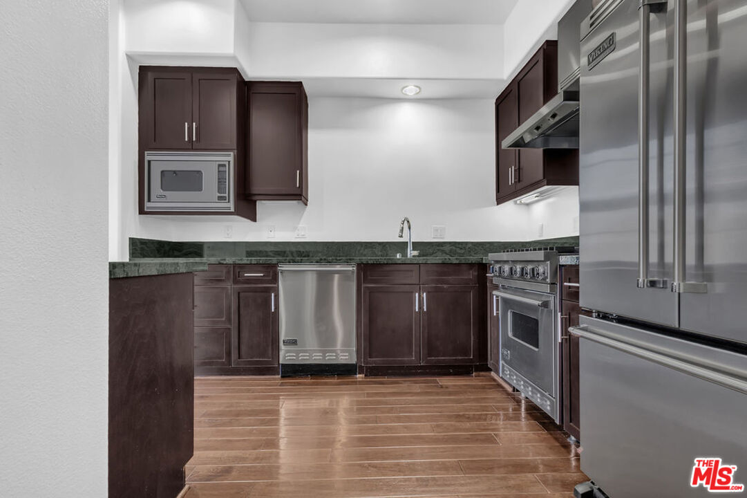 4050 GLENCOE AVE Unit: 405