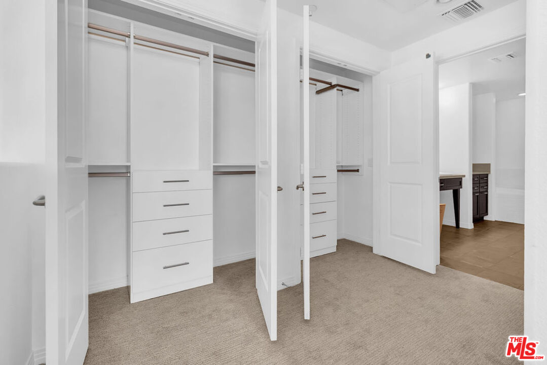 4050 GLENCOE AVE Unit: 405