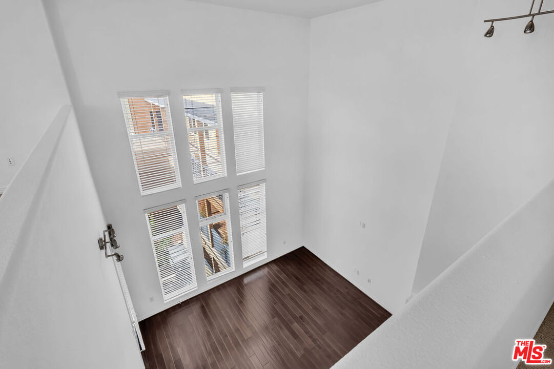 4050 GLENCOE AVE Unit: 405
