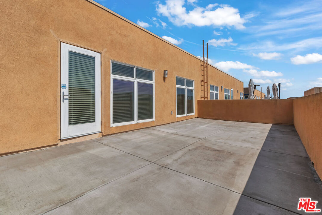 4050 GLENCOE AVE Unit: 405