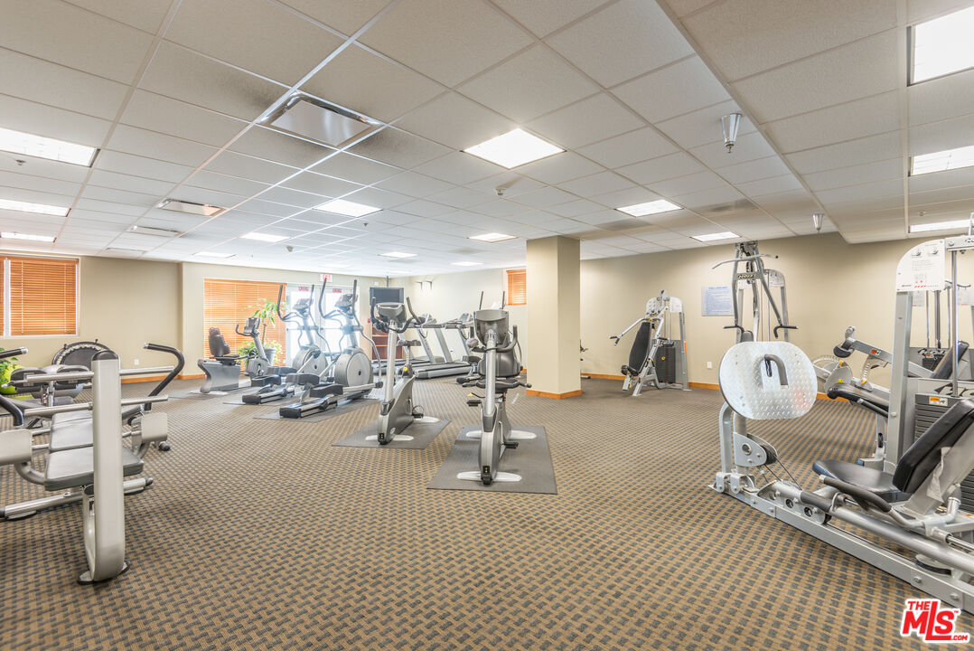 4050 GLENCOE AVE Unit: 405