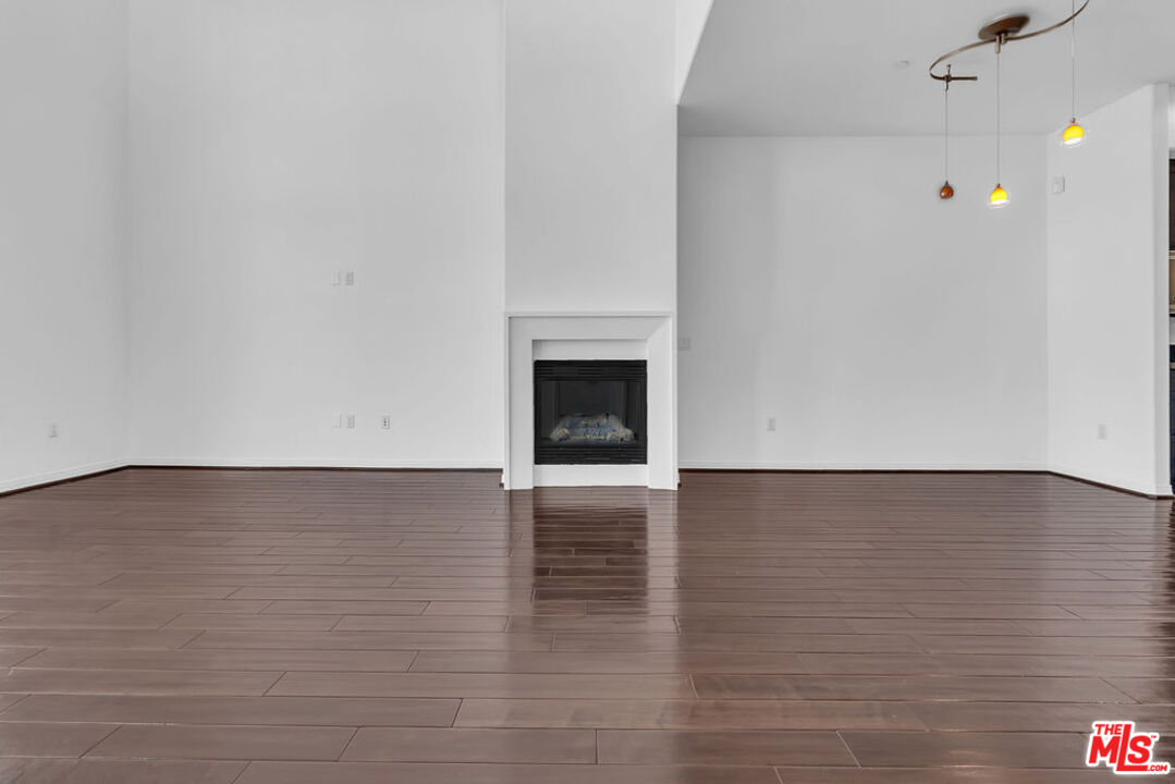 4050 GLENCOE AVE Unit: 405