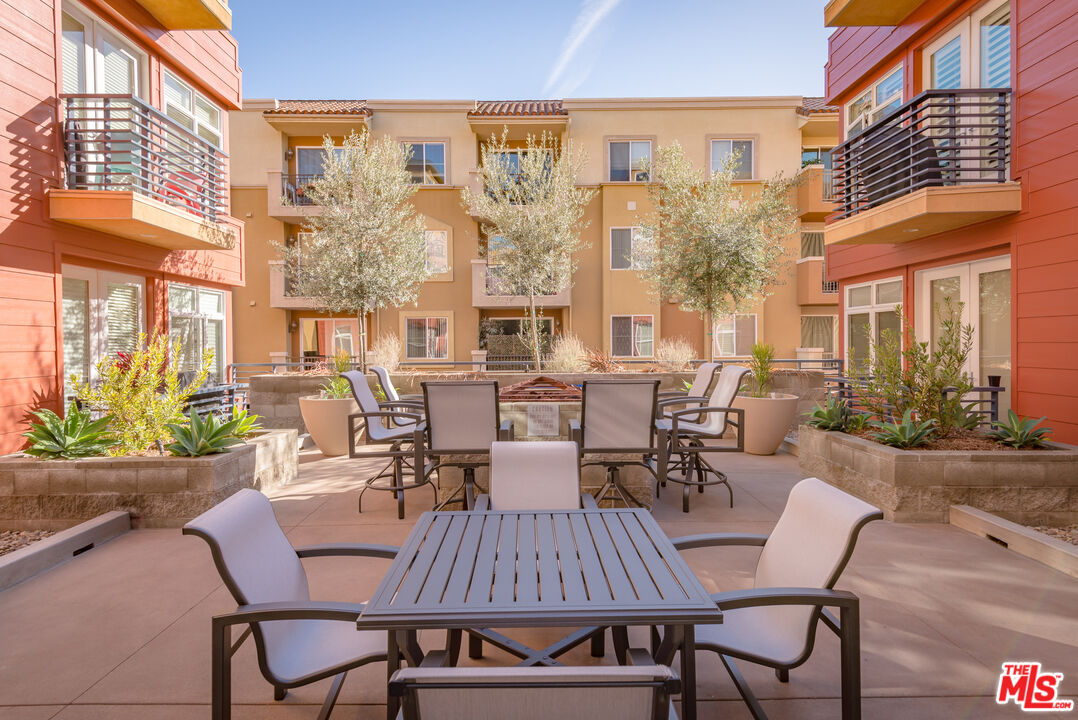 4050 GLENCOE AVE Unit: 405