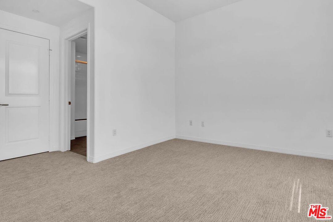 4050 GLENCOE AVE Unit: 405