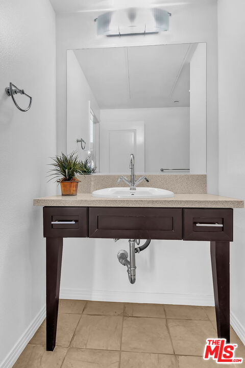 4050 GLENCOE AVE Unit: 405