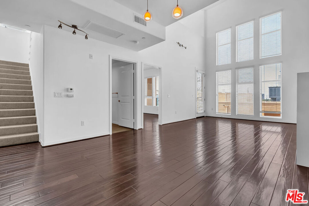 4050 GLENCOE AVE Unit: 405