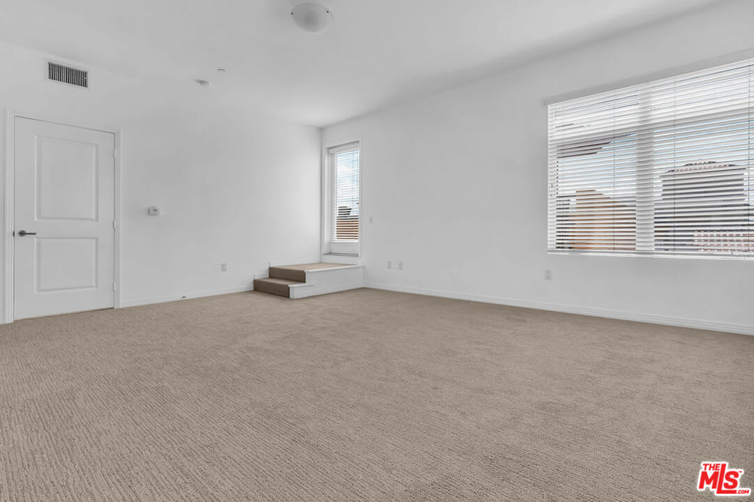 4050 GLENCOE AVE Unit: 405
