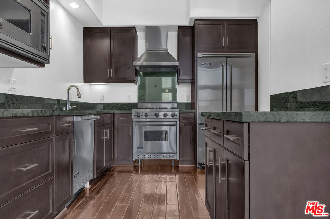 4050 GLENCOE AVE Unit: 405
