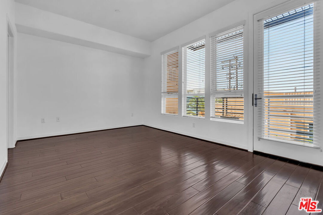 4050 GLENCOE AVE Unit: 405