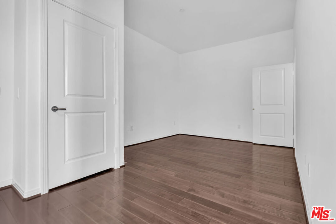 4050 GLENCOE AVE Unit: 405