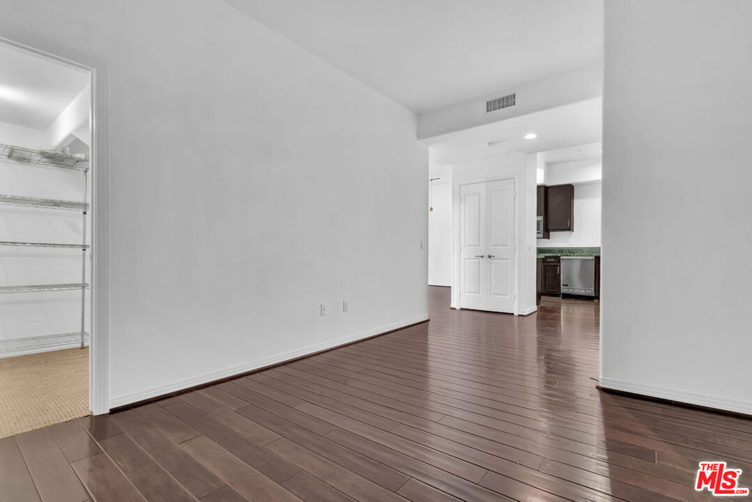 4050 GLENCOE AVE Unit: 405