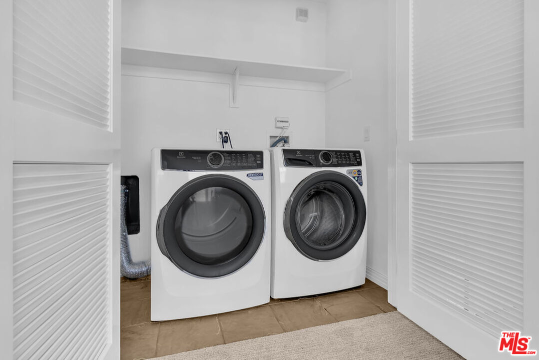 4050 GLENCOE AVE Unit: 405