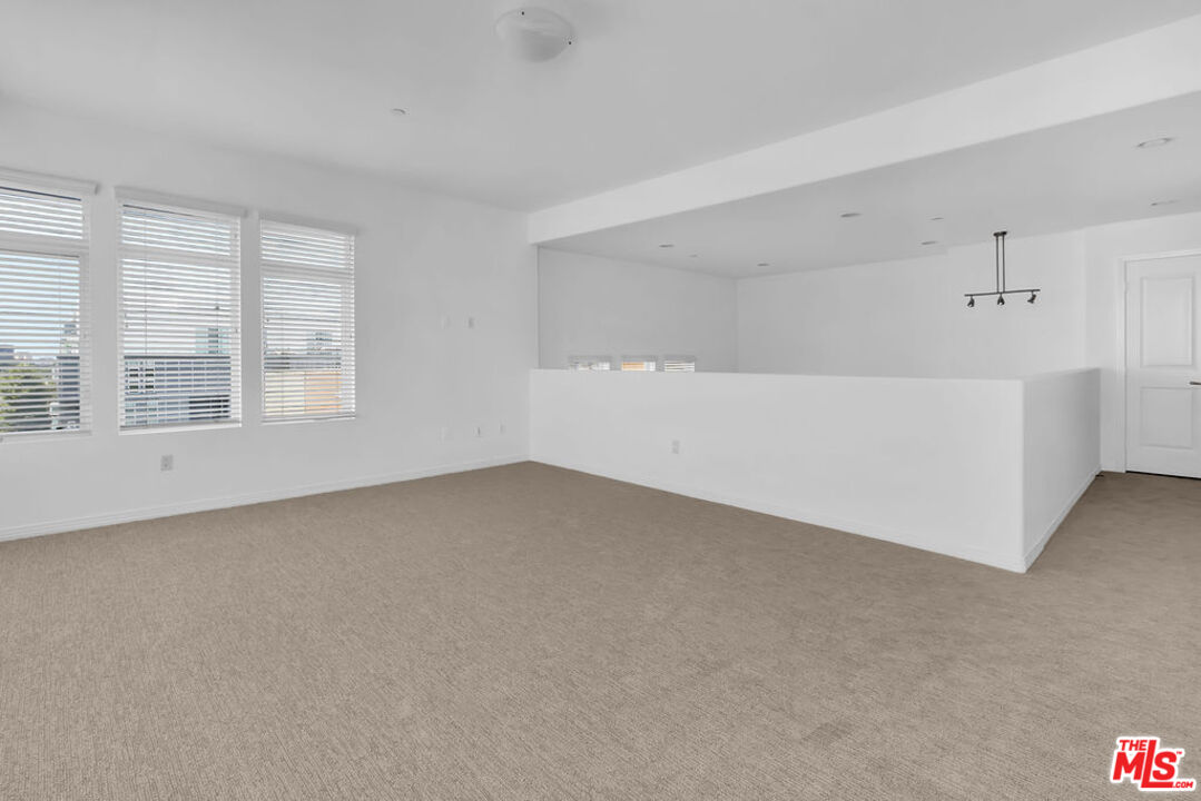4050 GLENCOE AVE Unit: 405