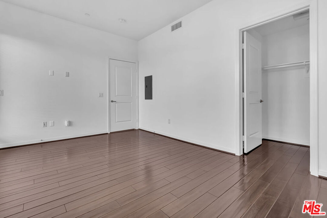 4050 GLENCOE AVE Unit: 405
