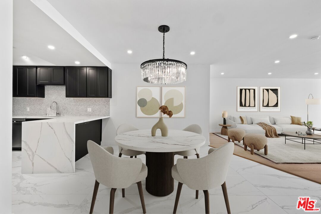 1100 Alta Loma Rd Unit: 902