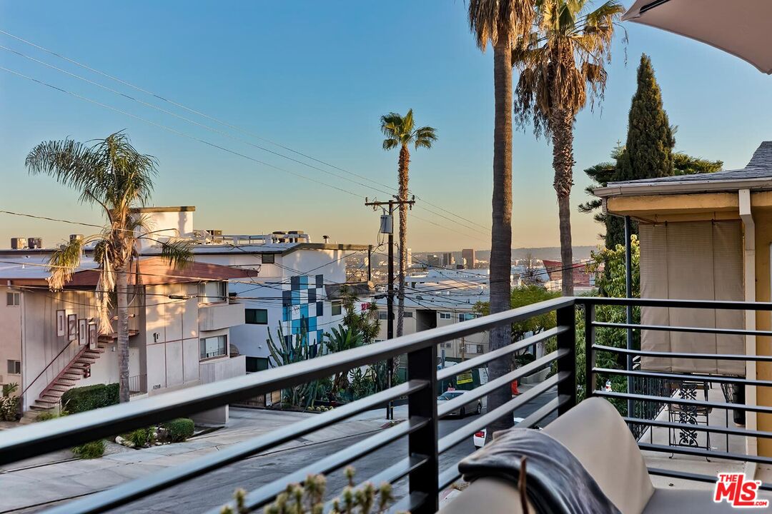 1223 Larrabee St Unit: 1