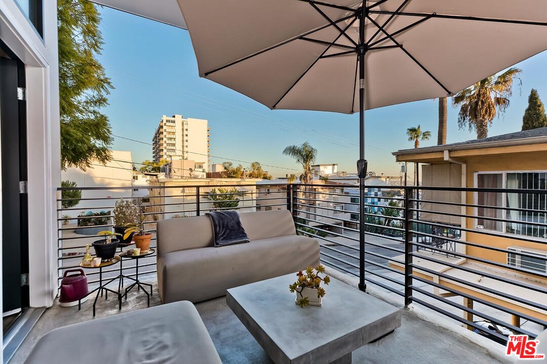 1223 Larrabee St Unit: 1