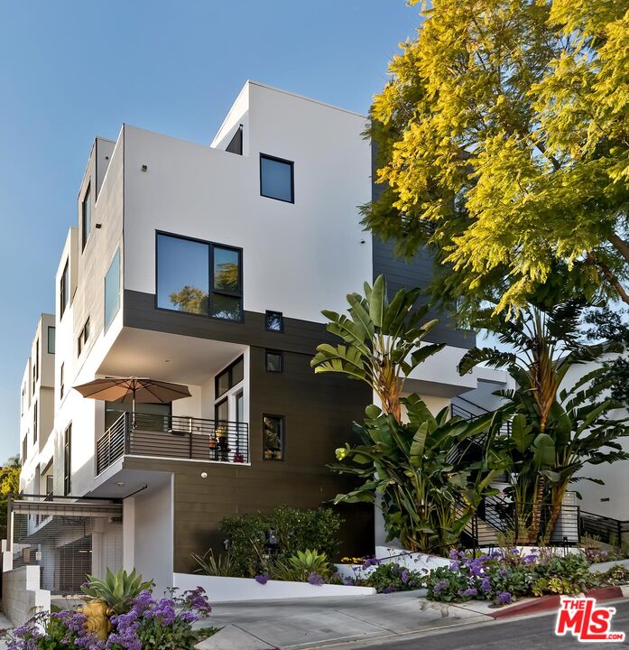 1223 Larrabee St Unit: 1