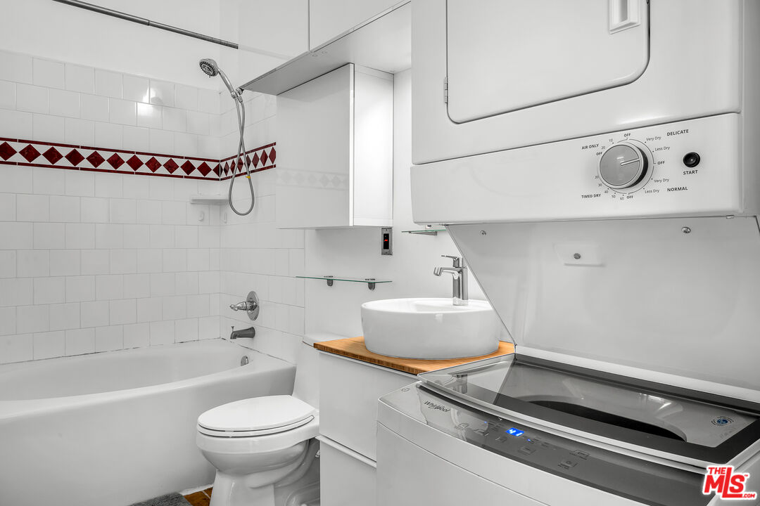 312 W 5th St Unit: 802