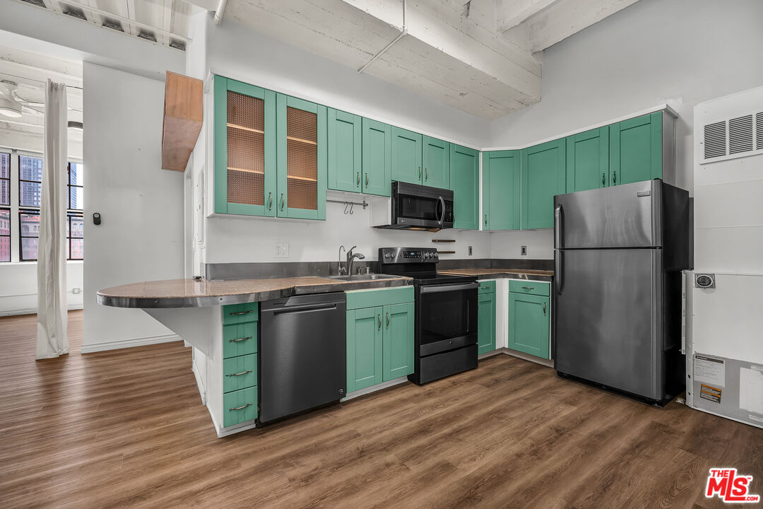 312 W 5th St Unit: 802