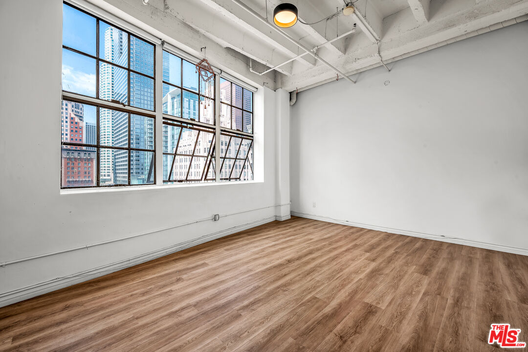 312 W 5th St Unit: 802