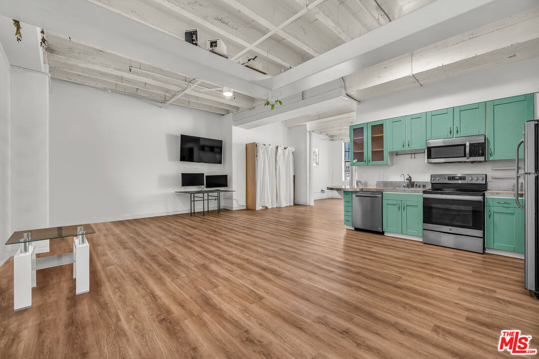 312 W 5th St Unit: 802