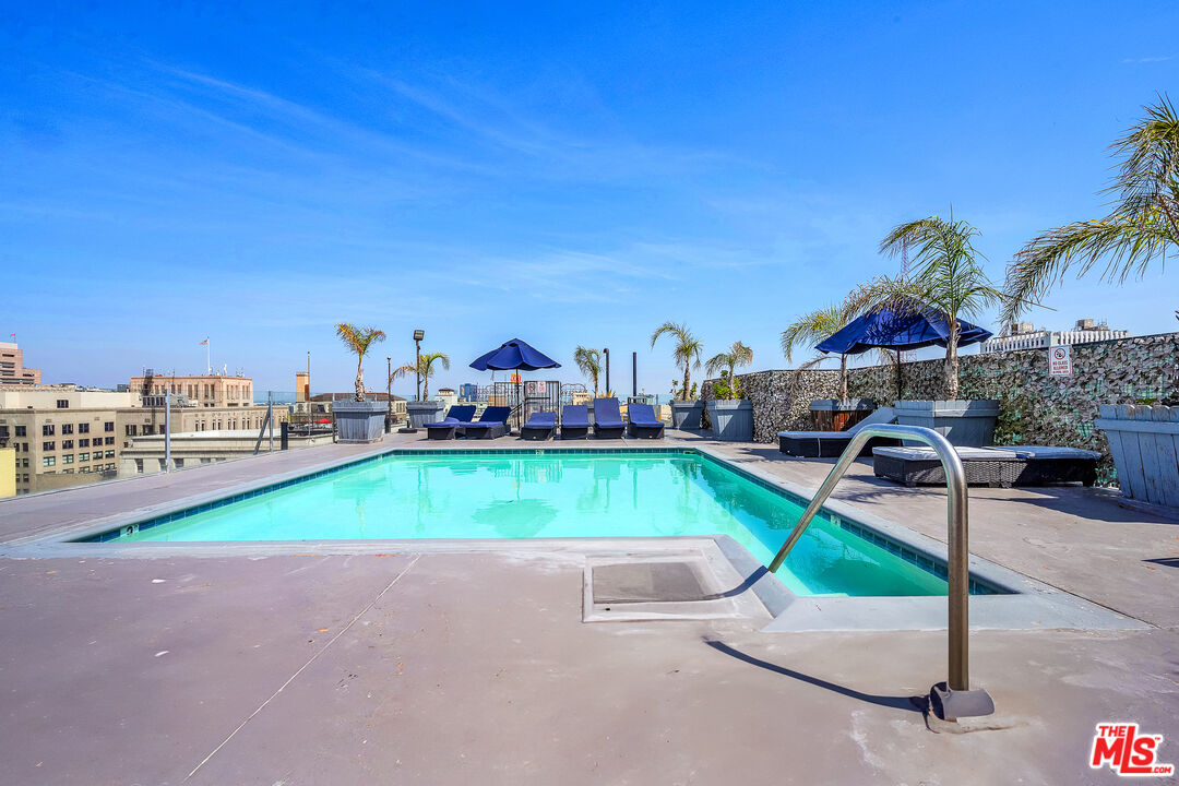 312 W 5th St Unit: 802