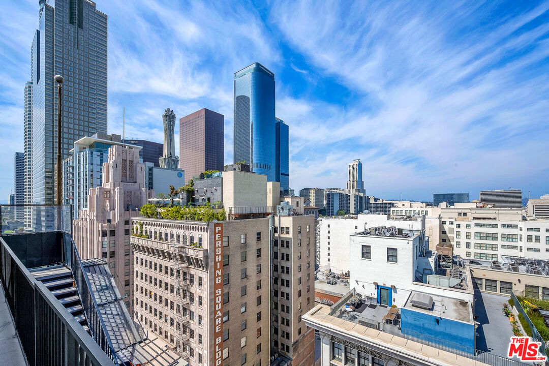 312 W 5th St Unit: 802